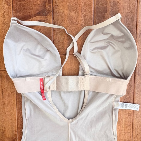 SPANX Suit Your Fancy Plunge Low Back Mid-Thigh Bodysuit Size XL Beige - Picture 10 of 16